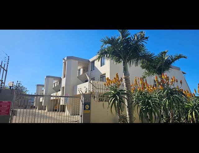 3 BEDROOM APARTMENT FOR SALE IN MANABA BEACH